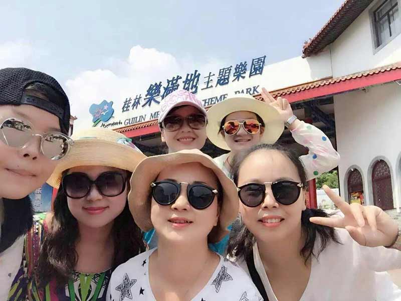 8乐满地-1.jpg